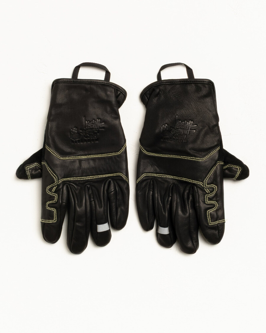 guante powdergate de stüssy mountain hardwear en negro