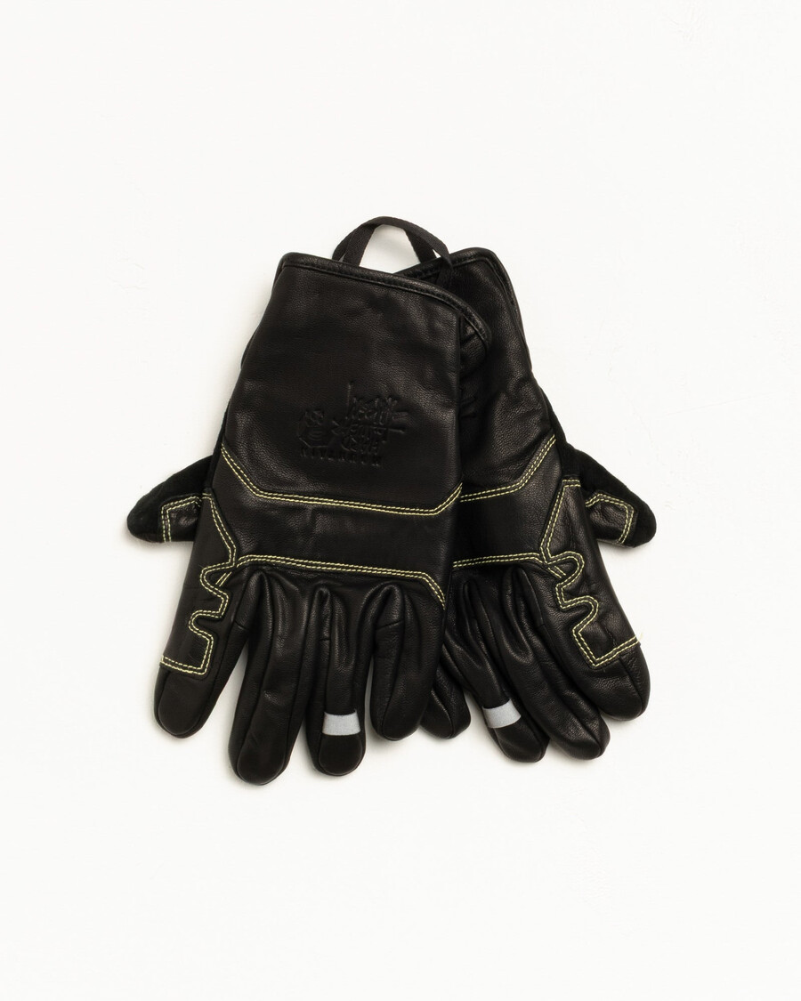 guante powdergate de stüssy mountain hardwear en negro