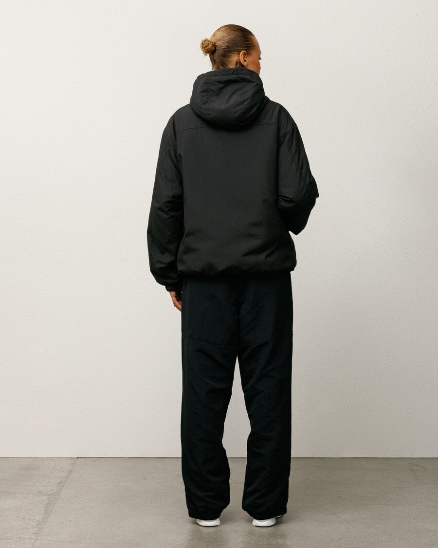 chaqueta con capucha aislante