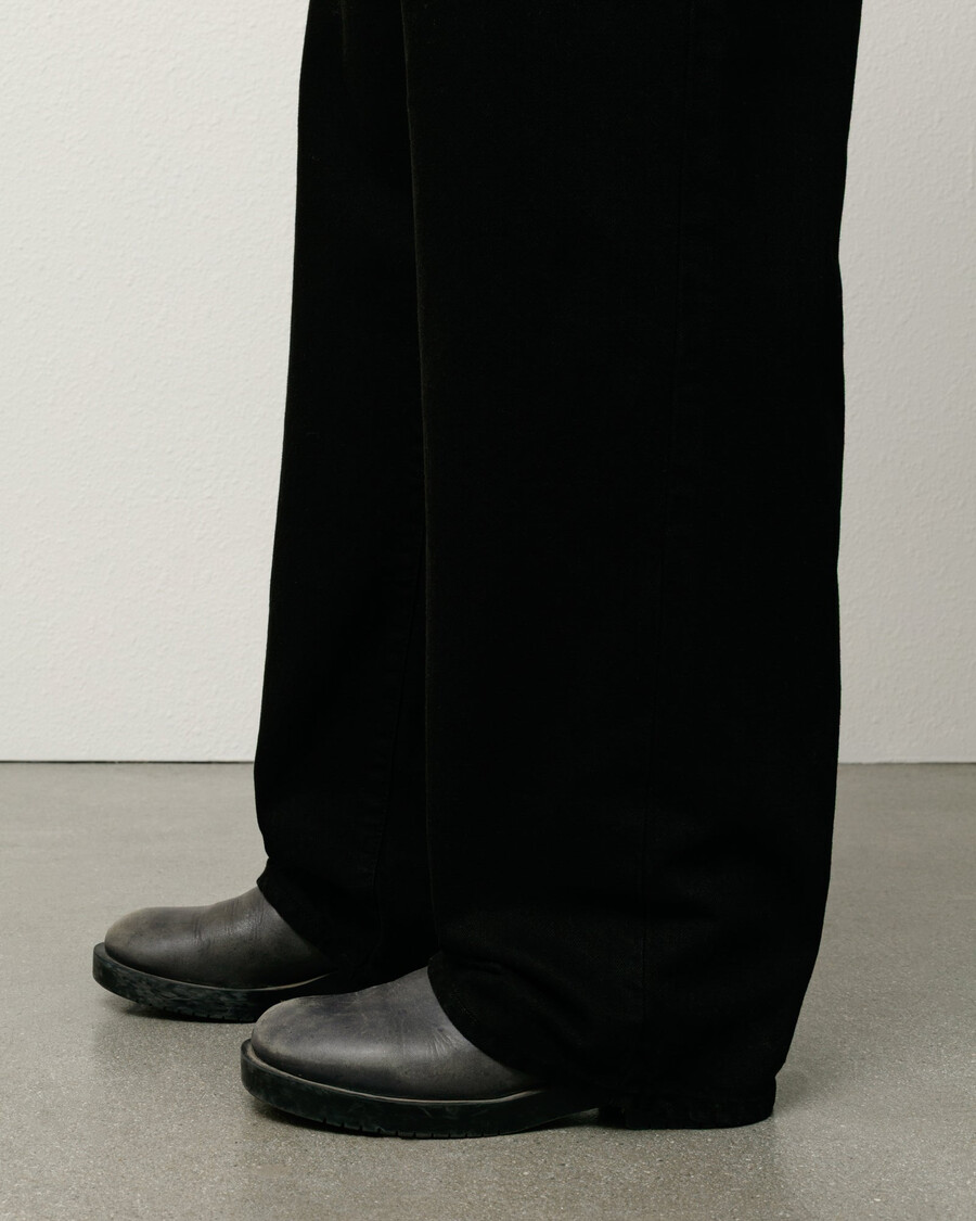 pantalón grande teñido