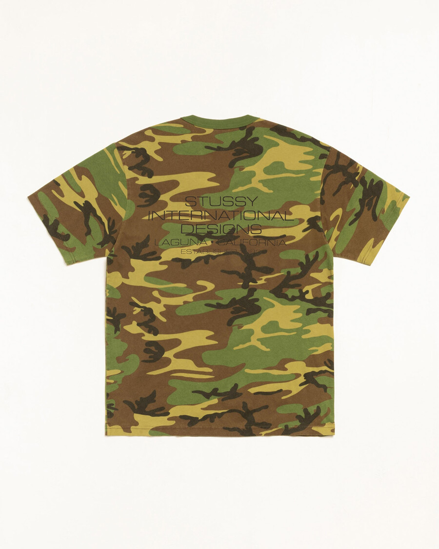 camiseta de diseño internacional teñida con pigmentos