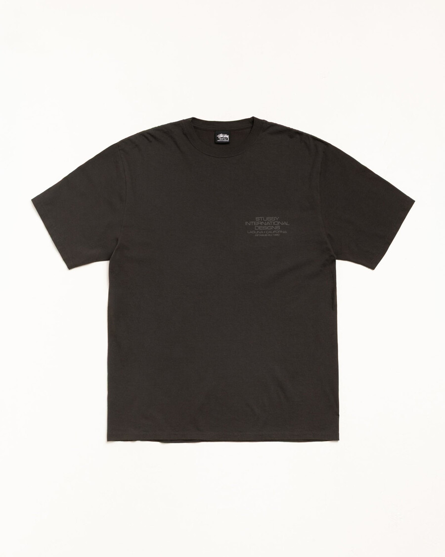 camiseta de diseño internacional teñida con pigmentos