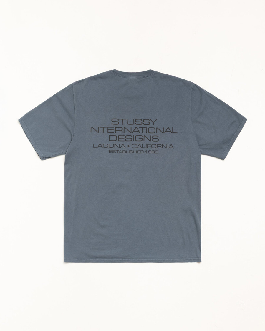 camiseta de diseño internacional teñida con pigmentos